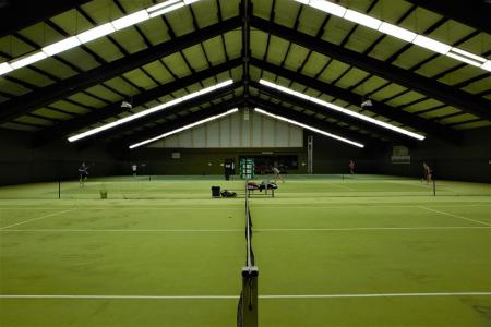 Wintertennis in der Halle in Zweibrücken